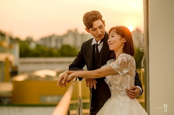 ▲박민-오나미 커플(사진제공=해피메리드컴퍼니)