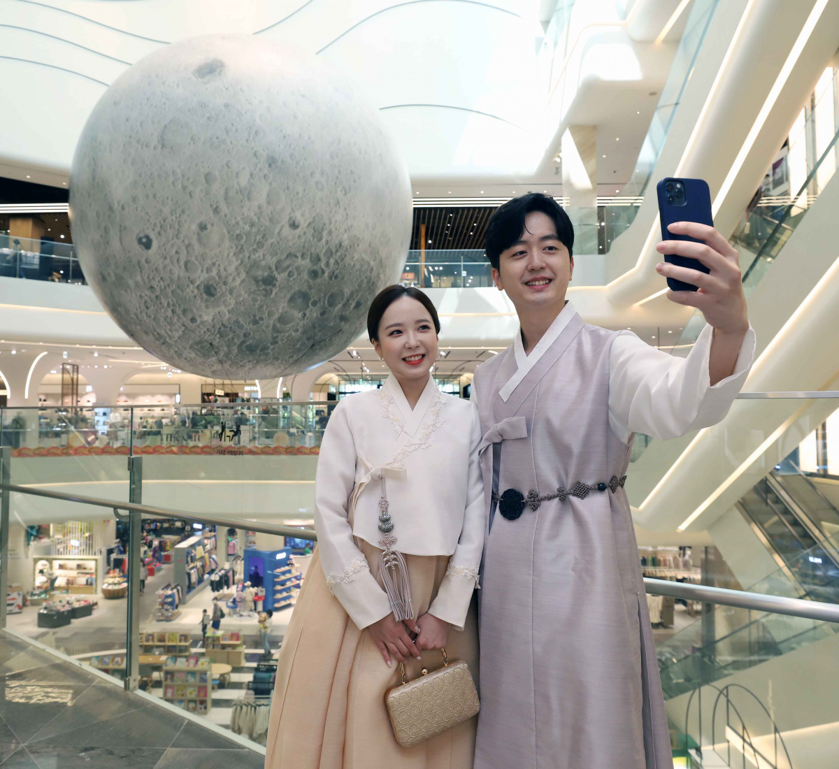 ▲신세계하남점 보름달 이벤트. (신세계백화점)