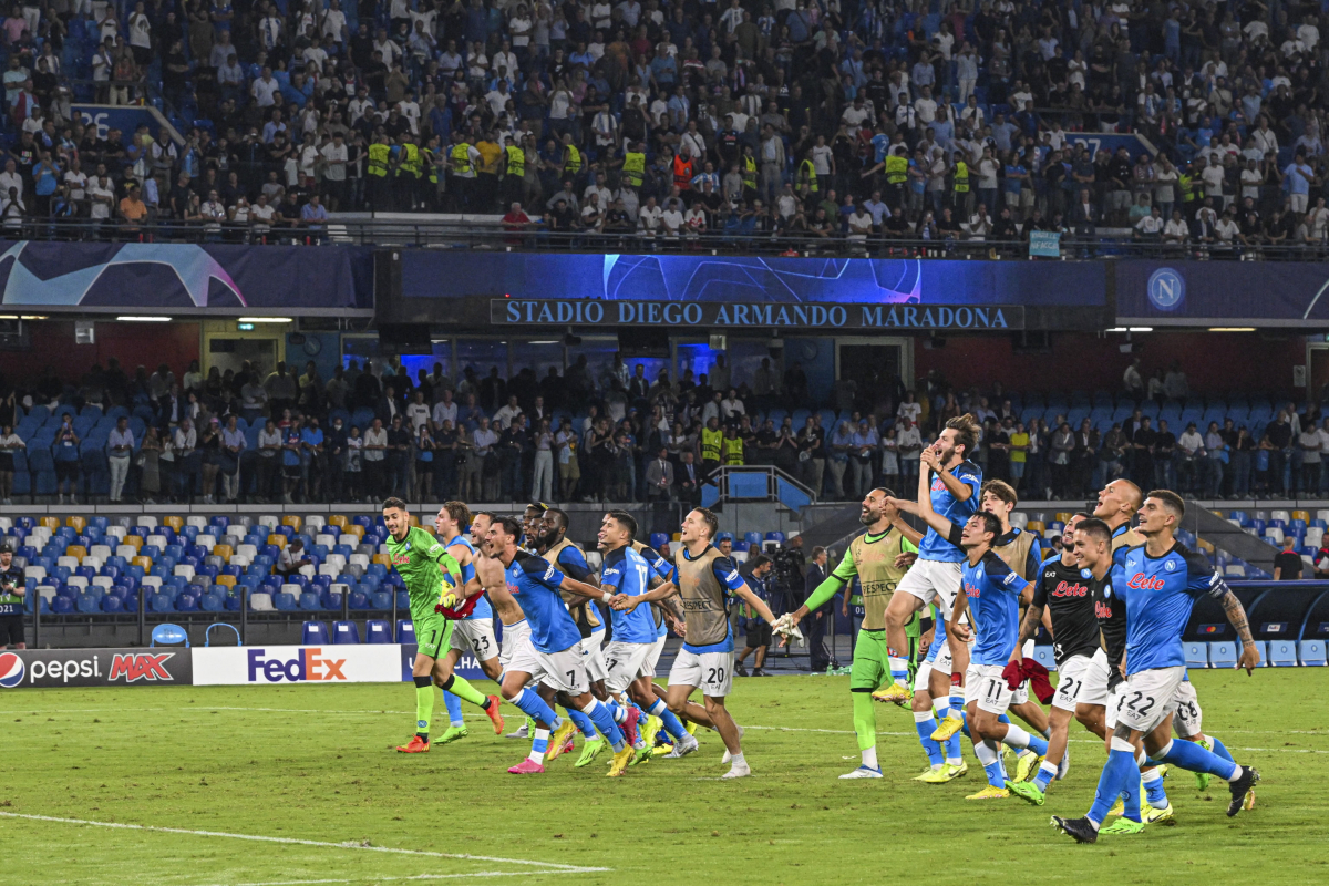 ▲리버풀 꺾은 뒤 환호하는 나폴리 선수들(EPA연합뉴스)