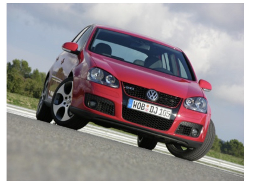 ▲한 여름 뙤약볕 아래에서 고속주행을 시작한다면 앞서 공기압을 10~15% 더 채워 넣는 게 맞다. 이를 통해 이른바 '스탠딩 웨이브' 현상을 막을 수 있다.  (김준형 기자 junior@)