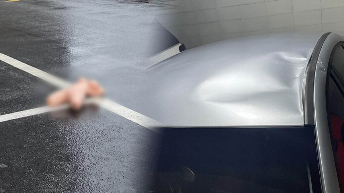 ▲떨어진 리얼돌(왼쪽)과 파손된 차량. (연합뉴스)