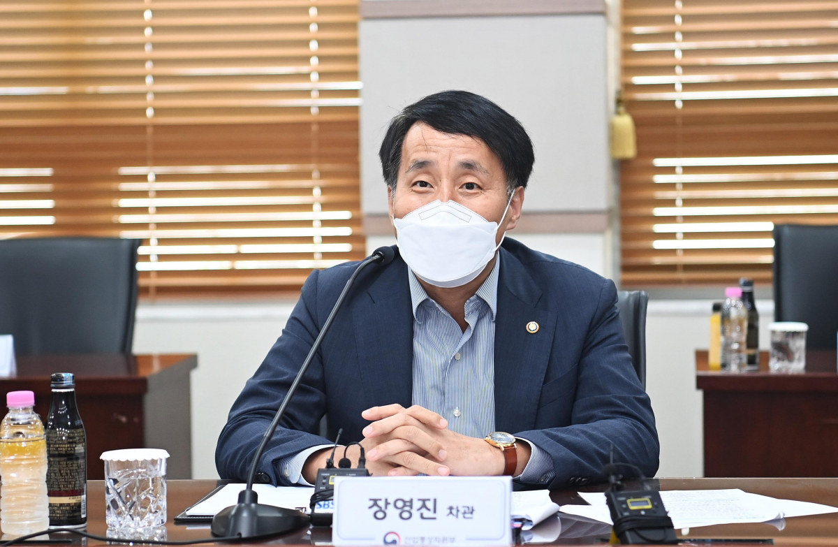 ▲사진은 장영진 산업통상자원부 1차관이 지난달 24일 오후 충남 아산시 한화에어로스페이스에서 열린 항공방산 분야 협력기업 간담회에 참석해 발언하고 있는 모습. (사진=산업통상자원부 제공)