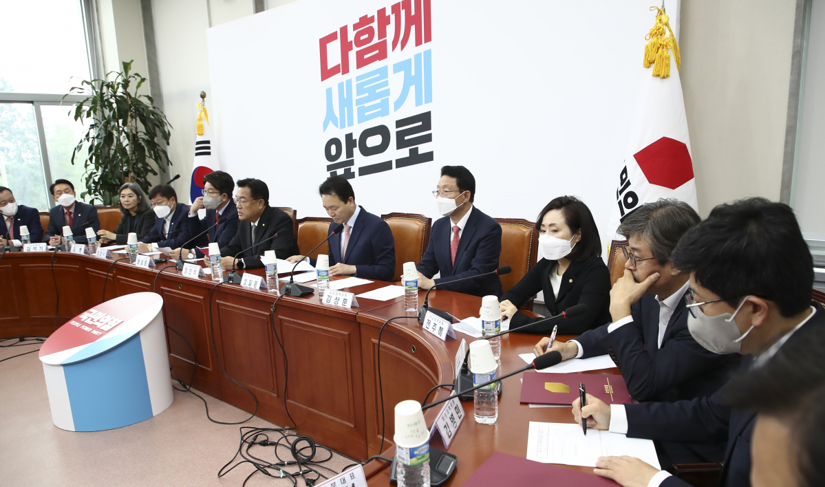 ▲국민의힘 정진석 비상대책위원장이 14일 오전 서울 여의도 국회에서 열린 비상대책위원회 회의에서 발언하고 있다. (국회사진기자단)