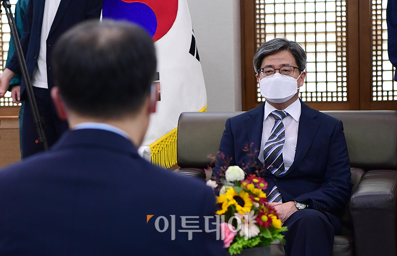 ▲이원석 검찰총장 만난 김명수 대법원장 (사진공동취재단)