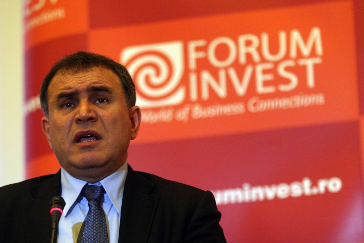 ▲누리엘 루비니가 2011년 5월 26일 루마니아 부쿠레슈티 포럼에서 발언하고 있다. 부큐레슈티/신화뉴시스
