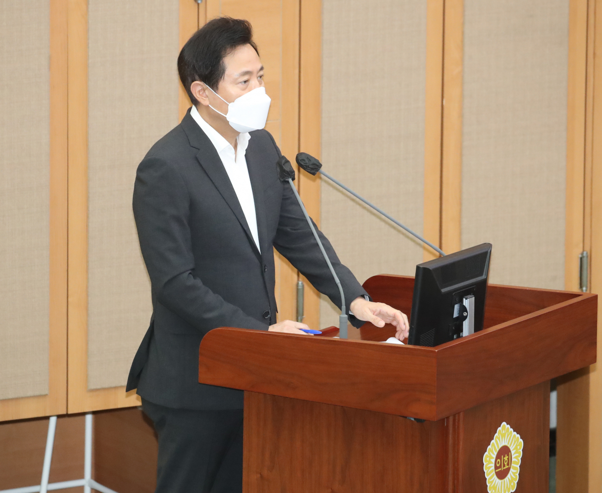 ▲오세훈 서울시장이 15일 서울시의회에서 열린 제314회 임시회 제2차 본회의에서 시정질문에 답하고 있다. (뉴시스)