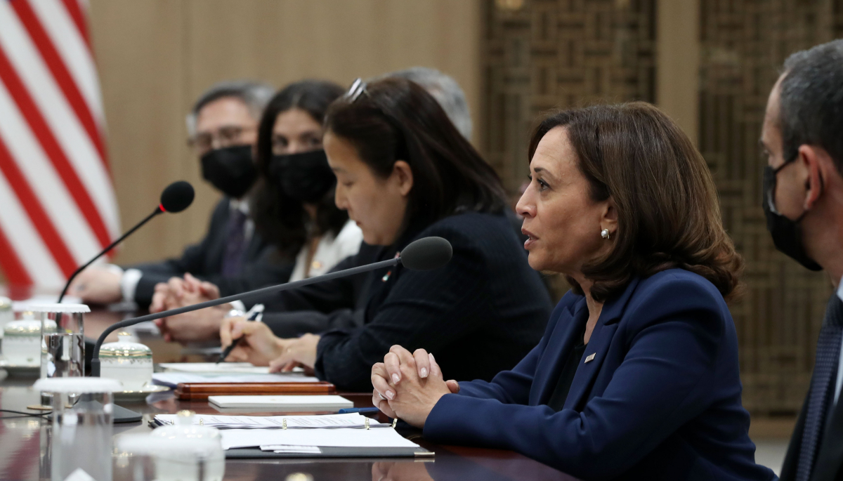 ▲카멀라 해리스 미국 부통령이 29일 서울 용산 대통령실 청사를 방문, 윤석열 대통령과 대화하고 있다. 대통령실통신사진기자단    jeong@yna.co.kr/2022-09-29 12:09:37/<저작권자 ⓒ 1980-2022 ㈜연합뉴스. 무단 전재 재배포 금지.>