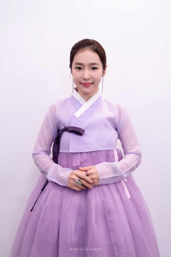 ▲홍자(사진 = 미스틱스토리 제공)