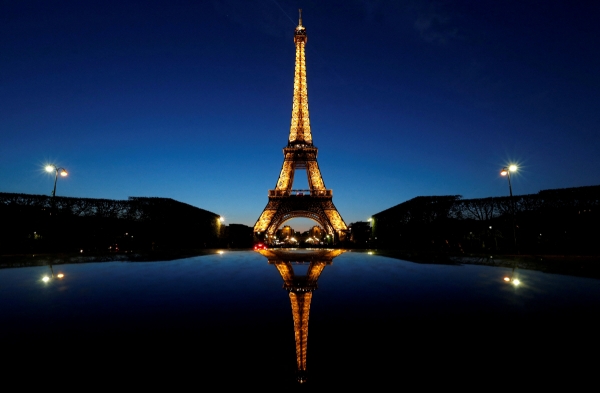 ▲유럽 전역에 닥친 에너지난으로 프랑스 파리의 에펠탑 조명이 기존보다 1시간 일찍 꺼질 전망이다. (로이터/연합뉴스)
