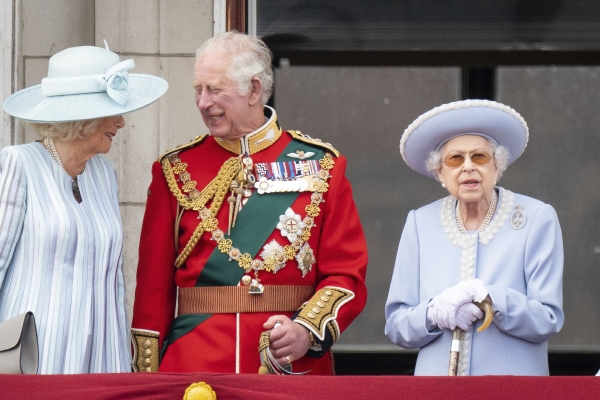 ▲영국 왕실 여성들은 공식 행사에서 모자를 착용하는 것이 규율이다. 엘리자베스 2세 영국 여왕은 생전 밝은 색 의상을 주로 입었다고 한다.(AP뉴시스)

