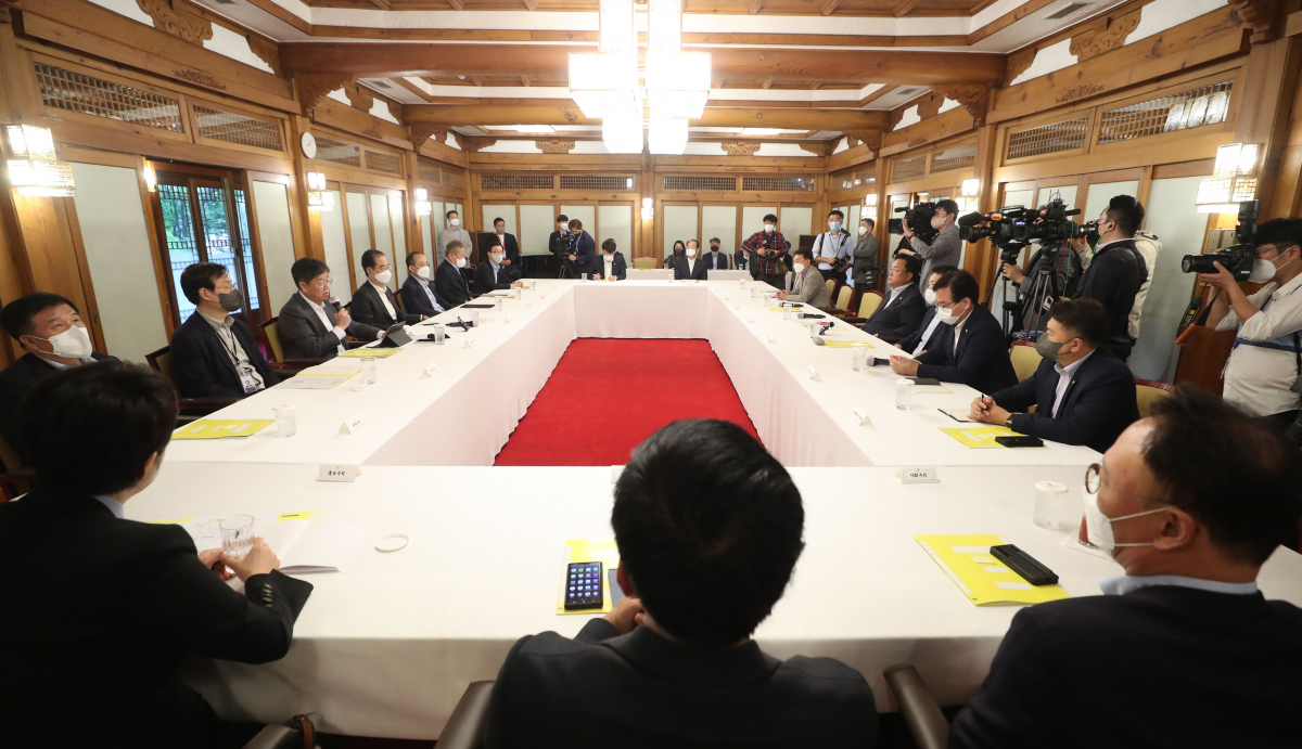 ▲김대기 대통령비서실장이 국회 국정감사를 하루 앞둔 3일 서울 종로구 총리공관에서 열린 고위 당정협의회에서 발언하고 있다. (국회사진기자단)