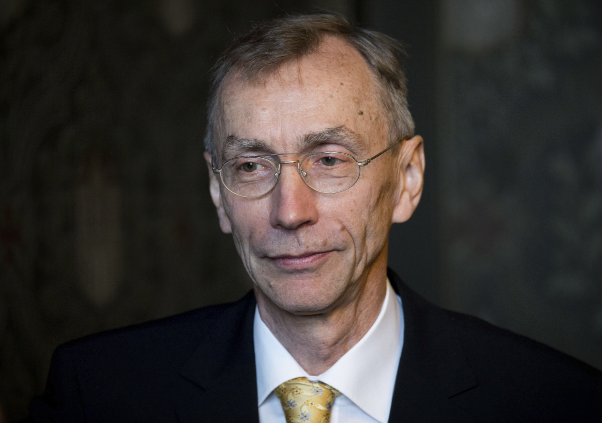 ▲올해 노벨 생리의학상 수상자로 선정된 스웨덴 과학자 스반테 파보. 노벨위원회는 3일(현지시간) 인류 진화 연구에 지대한 공헌을 세운 파보 박사를 올해 생리의학상 수상자로 선정한다고 발표했다. AP연합뉴스