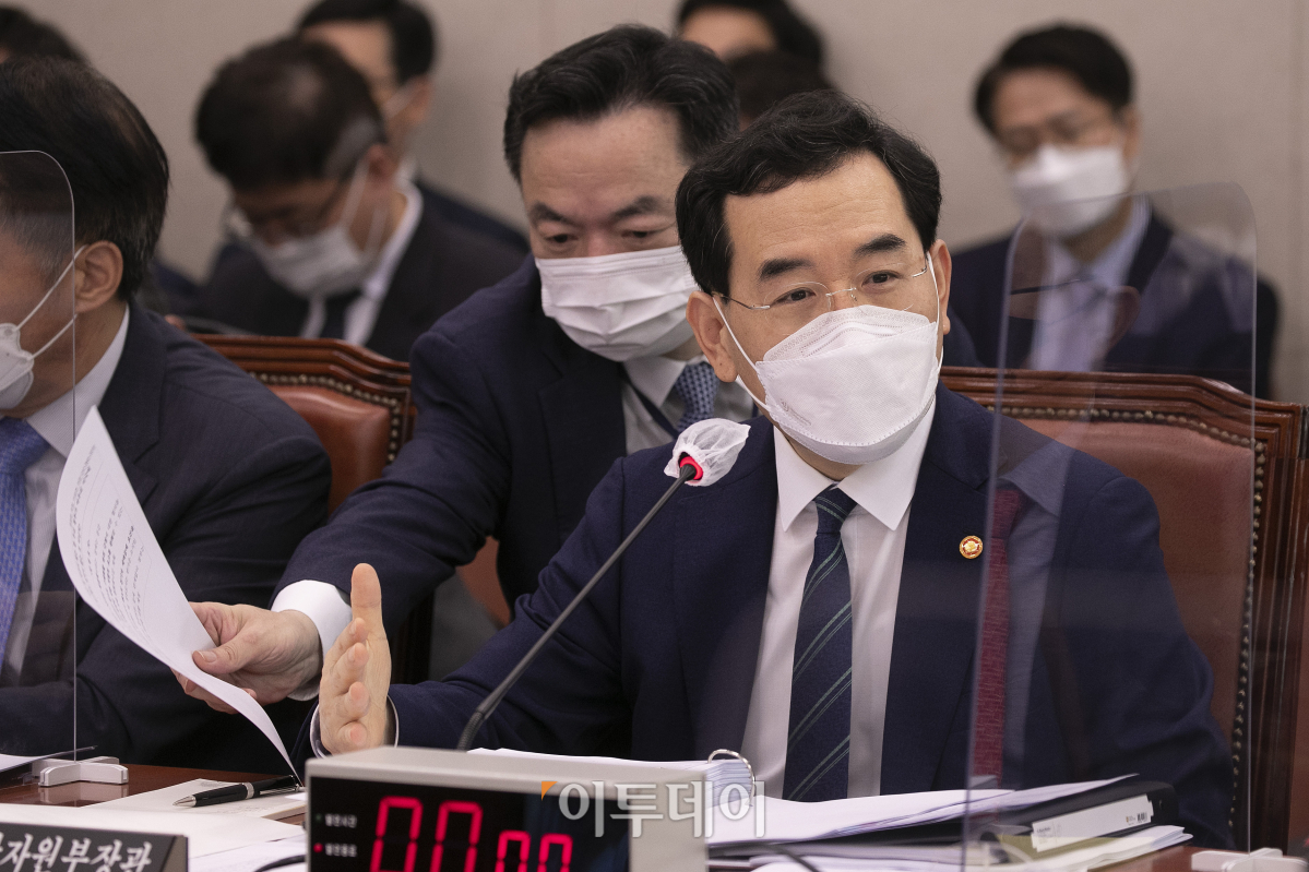 ▲이창양 산업통상자원부 장관이 4일 오전 서울 여의도 국회에서 열린 산업통상자원중소벤처기업위원회 국정감사에 출석해 의원 질의에 답하고 있다. (국회사진취재단)