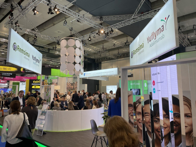 ▲﻿셀트리온헬스케어가 9월15일부터 18일까지 나흘간 개최된 독일 최대 규모의 소화기내과학회(DGVS)에 참석해 현지 의료관계자들을 대상으로 마케팅 활동을 펼치고 있는 모습(사진제공=셀트리온헬스케어) (사진제공=셀트리온헬스케어)