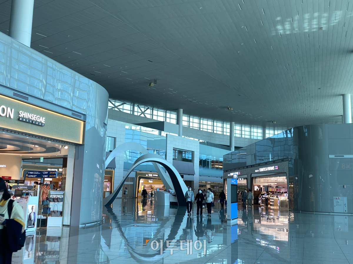 ▲인천공항 T2 터미널 면세점. (김혜지 기자 heyji@)