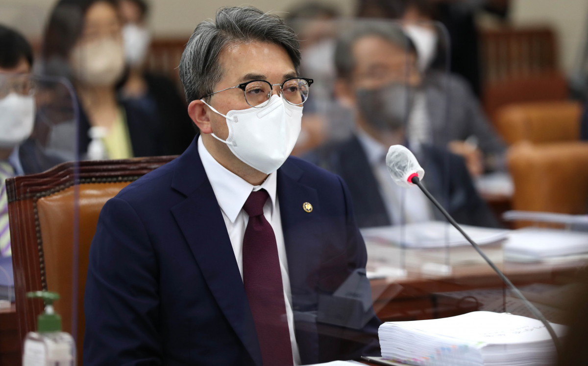 ▲유희동 기상청장이 7일 서울 여의도 국회에서 열린 환경노동위원회의 기상청 등에 대한 국정감사에서 의원 질의에 답변하고 있다.  (연합뉴스)