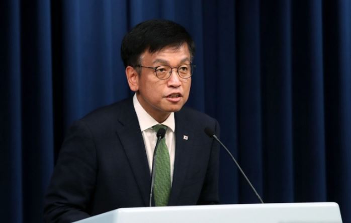 ▲최상목 경제수석이 지난달 16일 오후 서울 용산 대통령실 브리핑룸에서 미국과 캐나다 순방의 경제 분야 주요 일정에 대해 브리핑하고 있다.  (뉴시스)