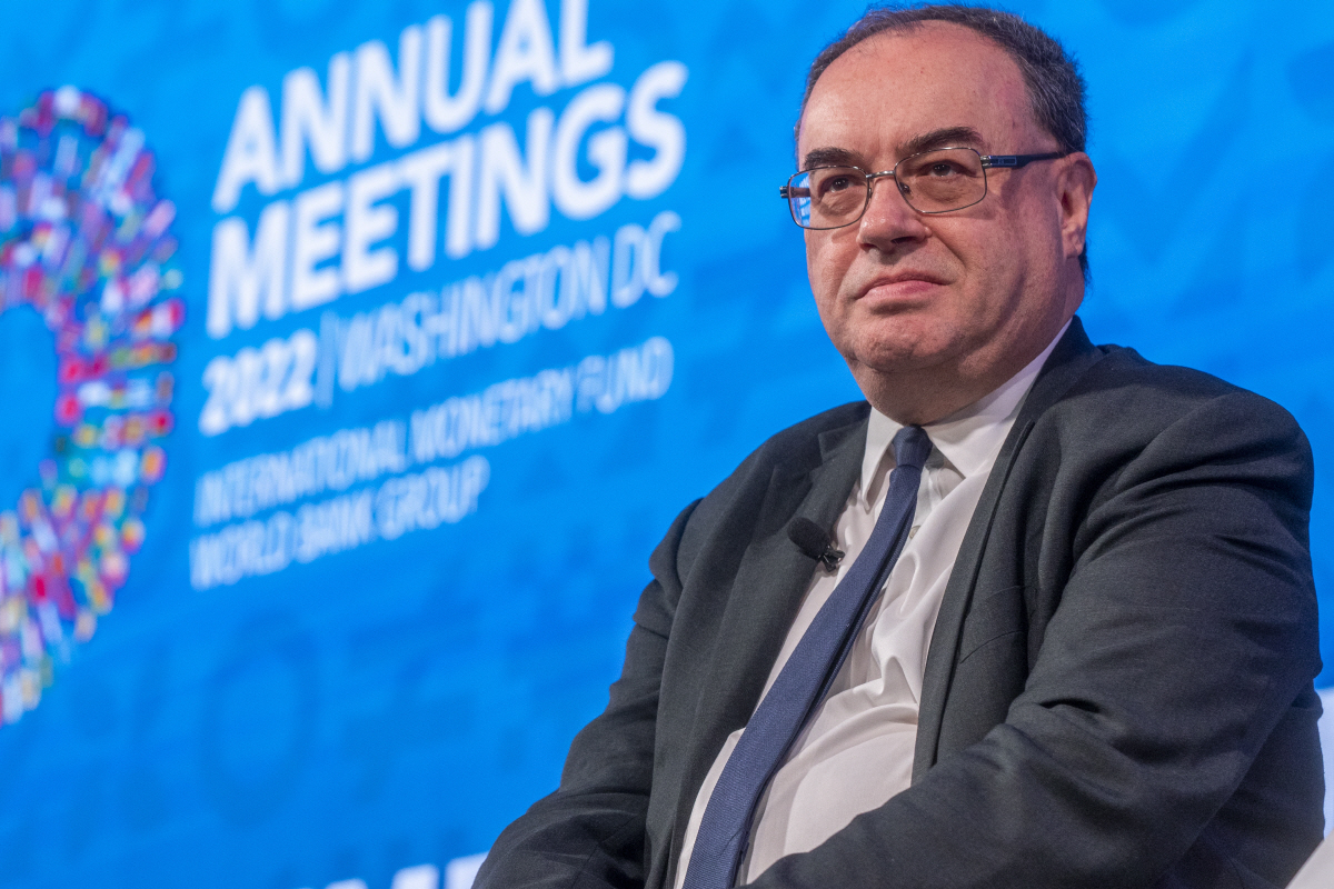 ▲15일(현지시간) 앤드루 베일리 영란은행(BOE) 총재가 미국 워싱턴D.C.에서 국제통화기금(IMF)·세계은행(WB) 연차총회 기간 열린 한 회의에 참석하고 있다. 워싱턴D.C.(미국)/EPA연합뉴스 
