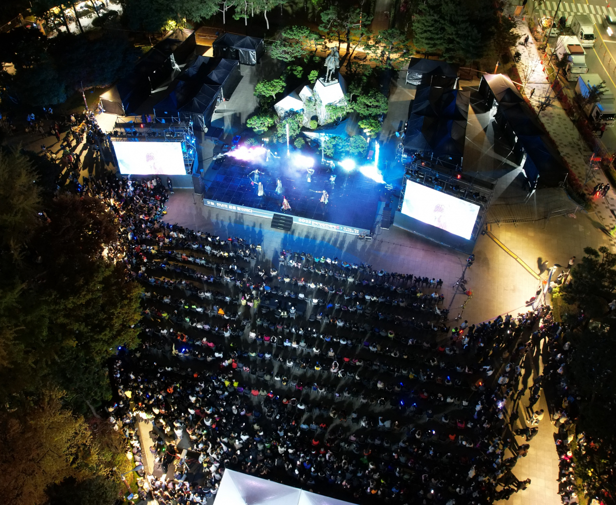▲올해 강감찬 축제에 참여한 관악구 주민들의 모습. (자료제공=관악구)