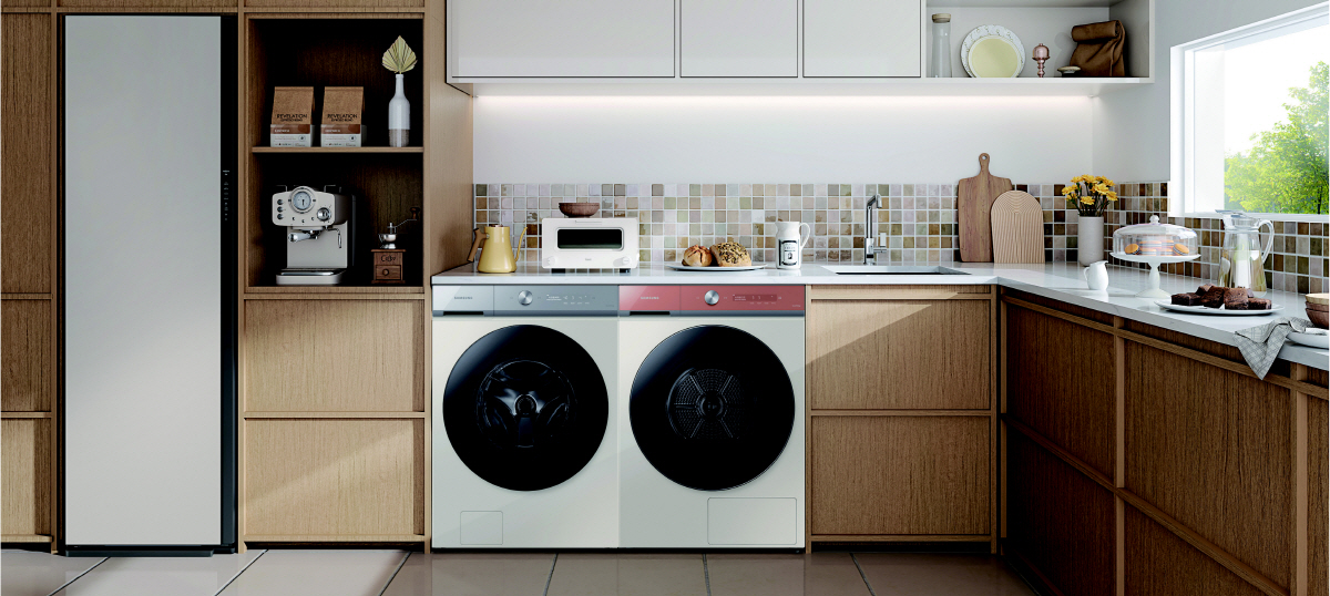 ▲ 삼성전자 비스포크 그랑데 AI 세탁기와 건조기가 다양한 혁신 기능과 디자인으로 의류케어의 새로운 장을 열고 있다.(사진제공=삼성전자)
