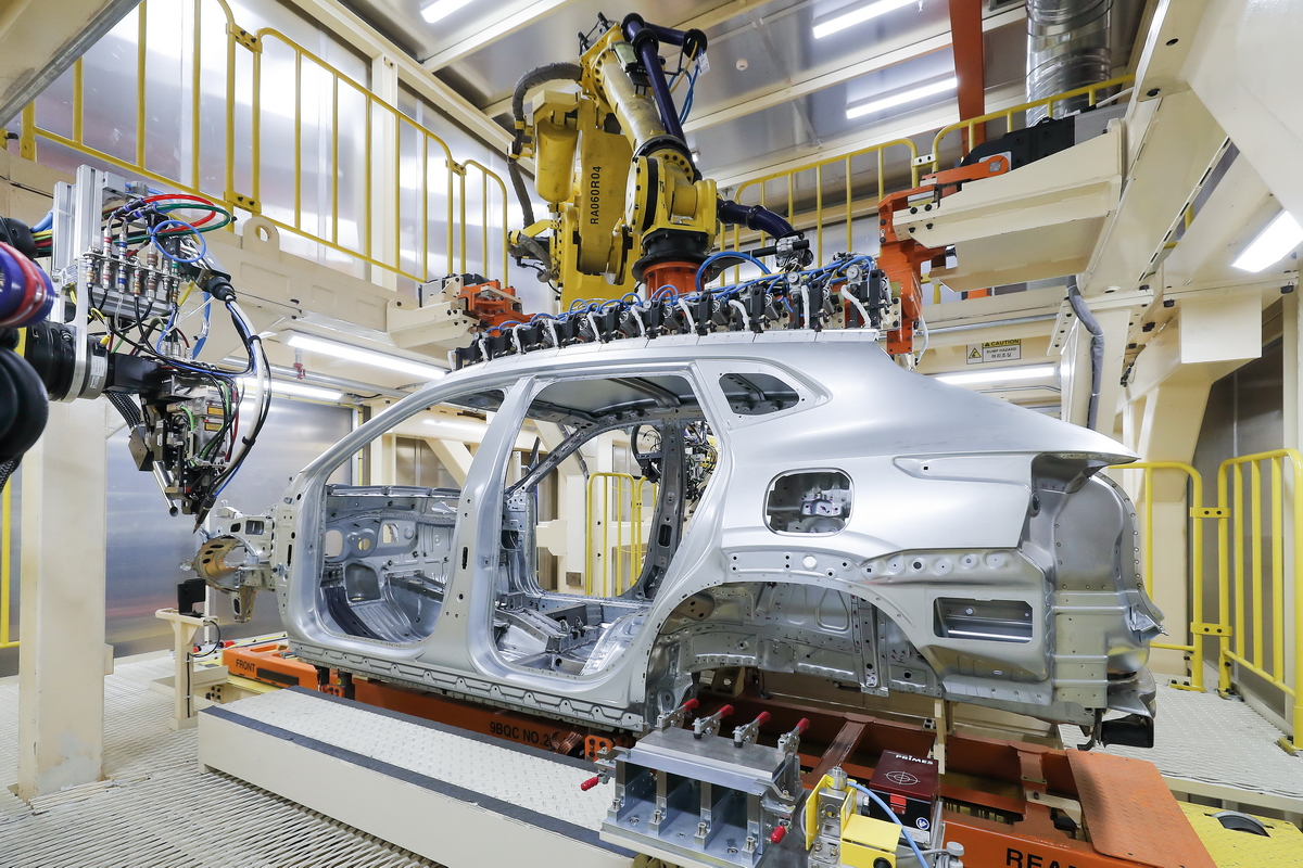 ▲한국지엠 창원공장의 조립공정 모습. (사진제공=한국지엠)