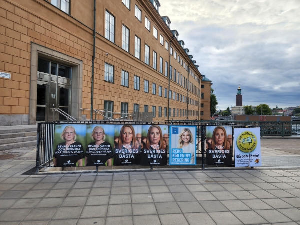 ▲스웨덴 스톡홀름 의회거리 앞. 여성 후보가 압도적으로 많다. 스톡홀름=문선영 기자
 (이투데이)