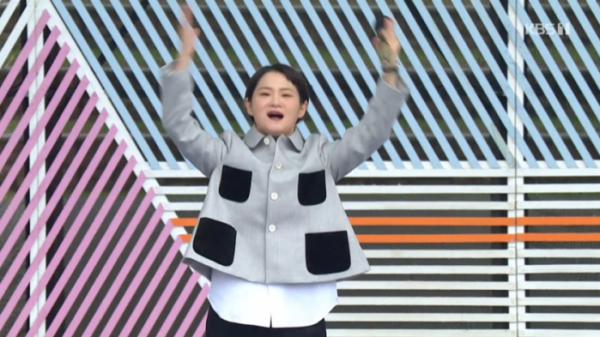▲'전국노래자랑' 사회자 김신영(사진=KBS1 '전국노래자랑' 방송화면 캡처)