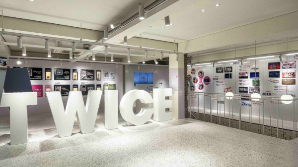 ▲트와이스 전시회 & 팝업 스토어(사진제공=JYP엔터테인먼트)
