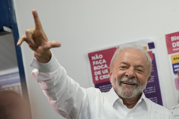 ▲루이스 이나시오 룰라 다시우바 전 브라질 대통령이 투표 후 미소 짓고 있다. 상파울루(브라질)/AP뉴시스
