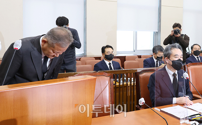 ▲고개 숙인 이상민 행정안전부 장관. (고이란 기자 photoeran@)