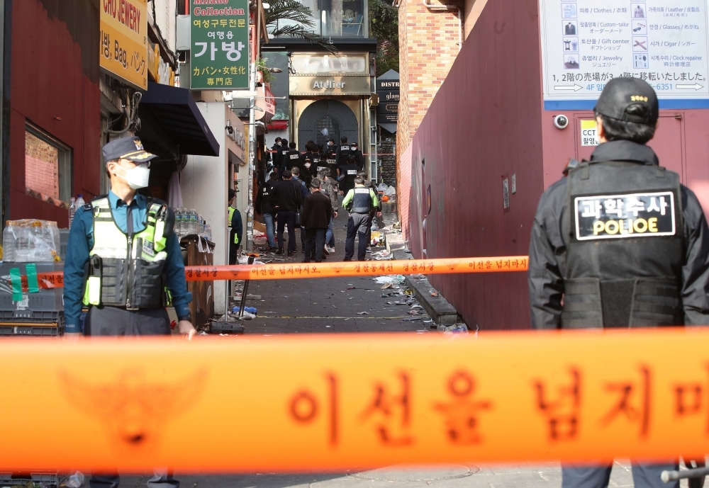 ▲지난달 31일 오후 서울 용산구 이태원에서 국립과학수사연구원과 경찰 등 관계자들이 '이태원 핼러윈 압사 참사' 현장감식을 진행하고 있다. 신태현 기자 holjjak@ (이투데이DB)