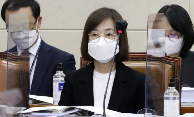 ▲백경란 질병관리청장이 7일 국회 보건복지위원회에 출석해 의원질의를 듣고 있다. (뉴시스)