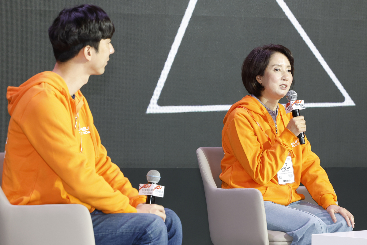 ▲이영 중소벤처기업부 장관이 9일 오전 서울 중구 동대문디자인플라자에서 열린 '컴업 2022 개막식' 퓨쳐토크 파이어사이드 챗에서 발언하고 있다. 조현호 기자 hyunho@ (이투데이DB)