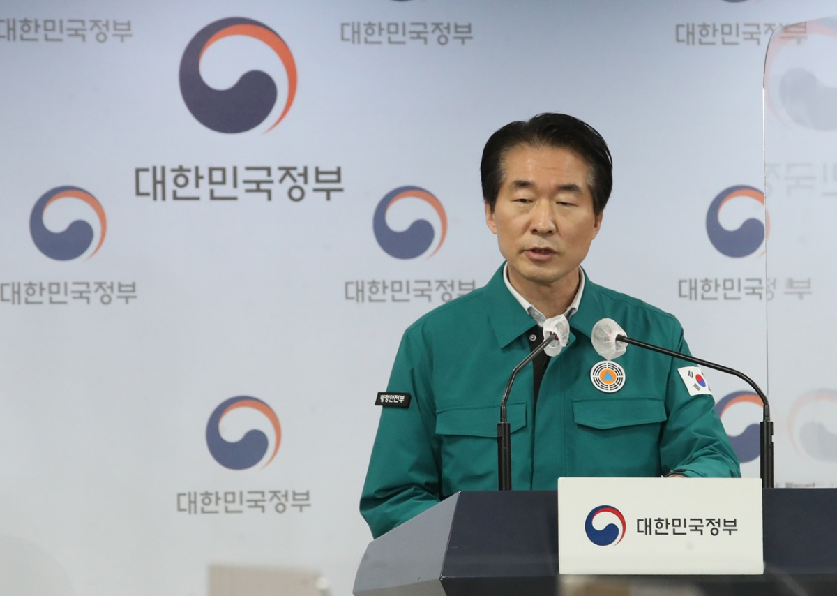 ▲성호 행정안전부 재난안전관리본부장(중대본 1본부 총괄조정관)이 14일 오전 서울 종로구 정부서울청사에서 이태원사고 중대본 브리핑을 하고 있다. (뉴시스)