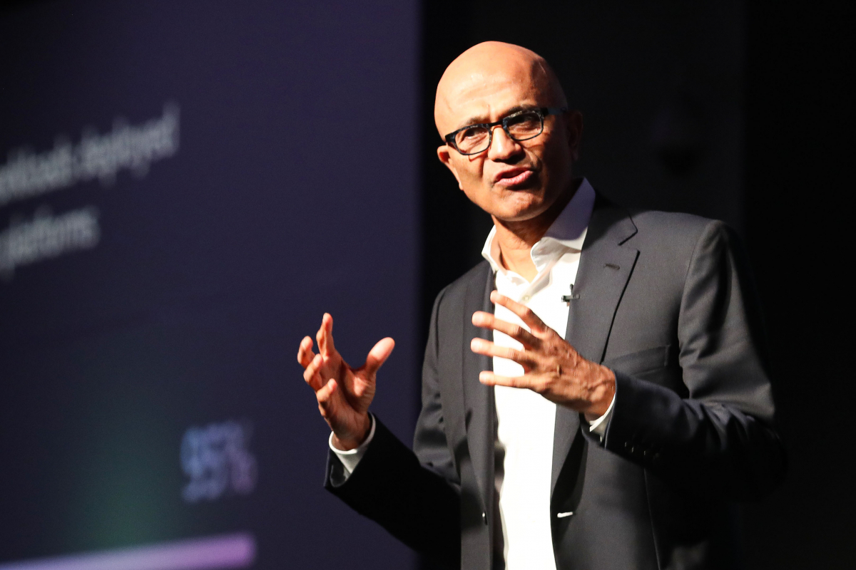 ▲사티아 나델라 마이크로소프트 최고경영자가 15일 오후 서울 강남구 인터컨티넨탈 서울 코엑스에서 열린 '마이크로소프트 이그나이트 스포트라이트 온 코리아'에서 기조연설을 하고 있다. (뉴시스)