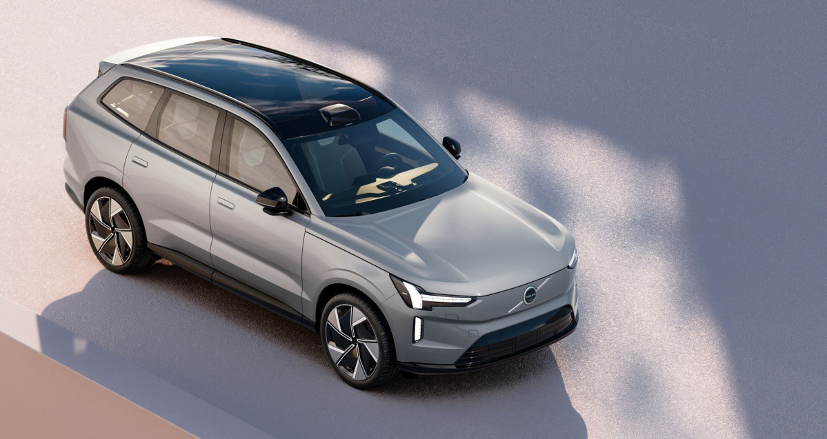 ▲볼보 역시 지난 10일(현지시간) 브랜드 최초의 7인승 전기 SUV인 EX90을 공개했다. 이 시대 볼보가 지닌 첨단 기술을 총망라한 게 특징이다.  (출처=볼보글로벌미디어)