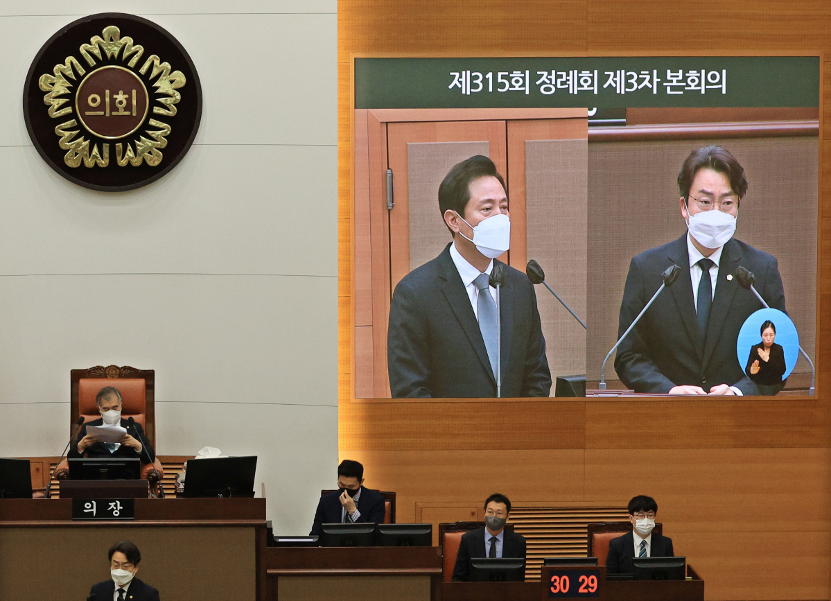 ▲오세훈 서울시장이 16일 오전 서울 중구 서울시의회에서 열린 본회의 시정질문에서 박유진 의원 질문에 답하고 있다. (연합뉴스)