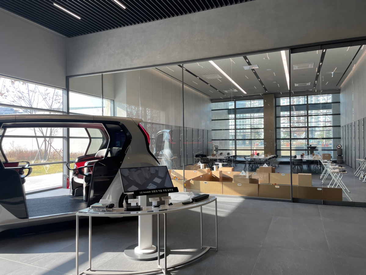 ▲디스커버리랩 서울 1층에는 전시관이 마련돼있다. (강태우 기자 burning@)