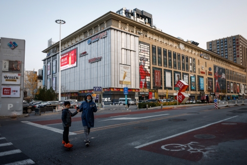 ▲중국 베이징 쇼핑센터가 22일 신종 코로나바이러스 감염증(코로나19) 방역 여파로 한산하다. 베이징(중국)/EPA연합뉴스
