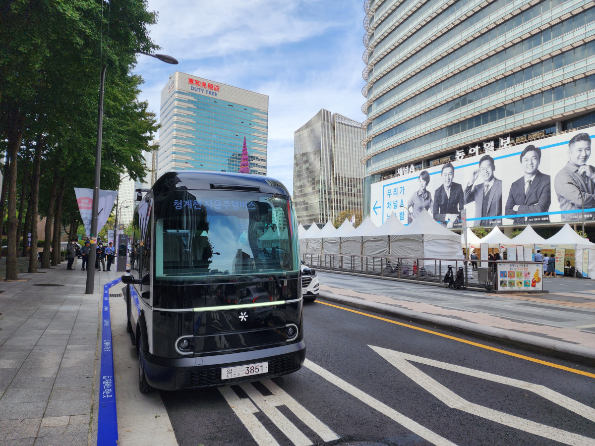 ▲25일 운행을 시작하는 청계천 자율주행전용버스.  (자료제공=서울시)