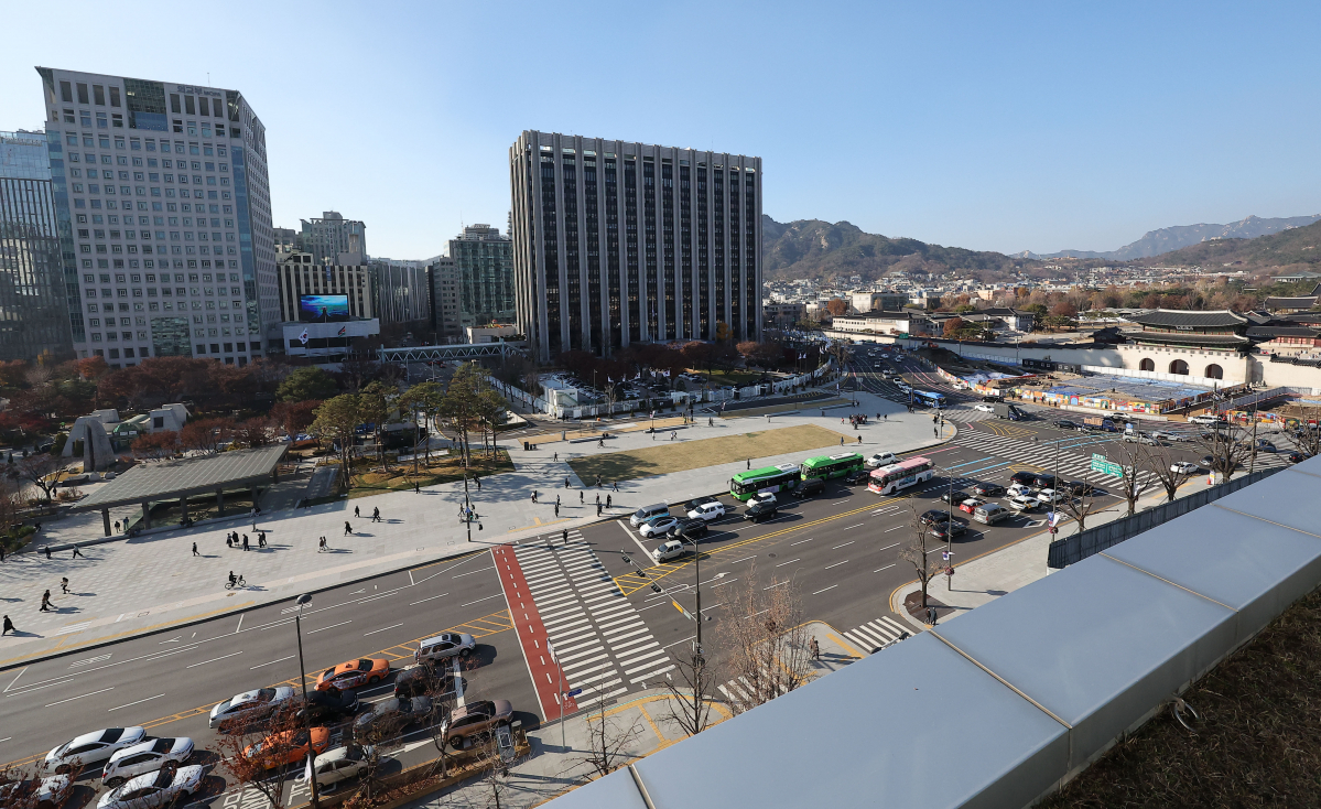 ▲ 2022 카타르 월드컵 한국의 첫 경기를 하루 앞둔 23일 오후 거리응원이 펼쳐질 서울 광화문광장의 모습.  (연합뉴스)