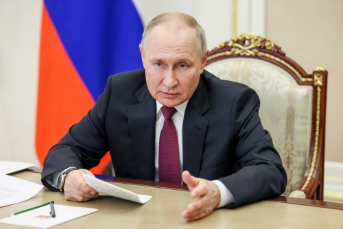 ▲블라디미르 푸틴 러시아 대통령이 24일(현지시간) 크렘린궁에서 화상 회의를 진행하고 있다. 모스크바(러시아)/타스연합뉴스
