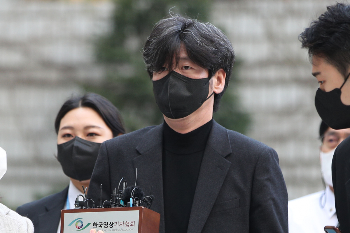 ▲남욱 변호사가 25일 오전 서울 서초구 서울중앙지법에서 열린 대장동 개발 사업 로비·특혜 의혹 관련 1심 속행 공판에 출석하고 있다. (공동취재사진)