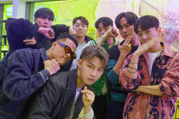 ▲엠비셔스(사진 = Mnet 제공)