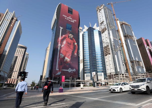 ▲2022 카타르 월드컵이 열리는 도하 시내 한 건물에 손흥민의 사진이 걸려있다.(뉴시스)
