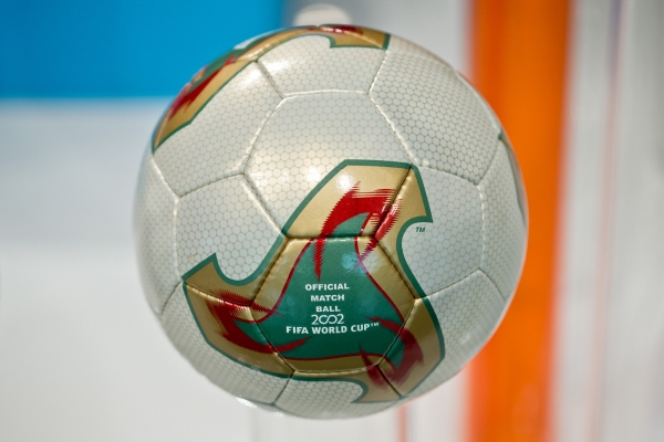 ▲2002년 한·일 월드컵 공인구 ‘피버노바’ (DPA연합뉴스)
