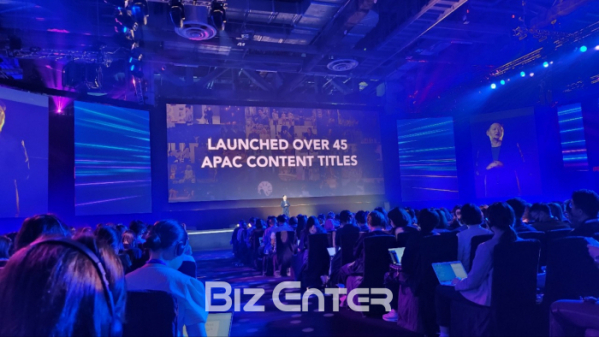 ▲30일 싱가포르 마리나 베이 샌즈에서 열린 '디즈니 콘텐츠 쇼케이스 2022'에 참석한 루크 강(사진=문연배 기자)