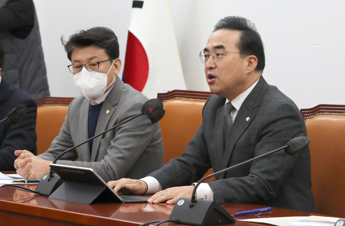 ▲박홍근 더불어민주당 원내대표가 6일 오전 서울 여의도 국회에서 열린 원내대책회의에서 발언하고 있다.  (국회사진기자단)