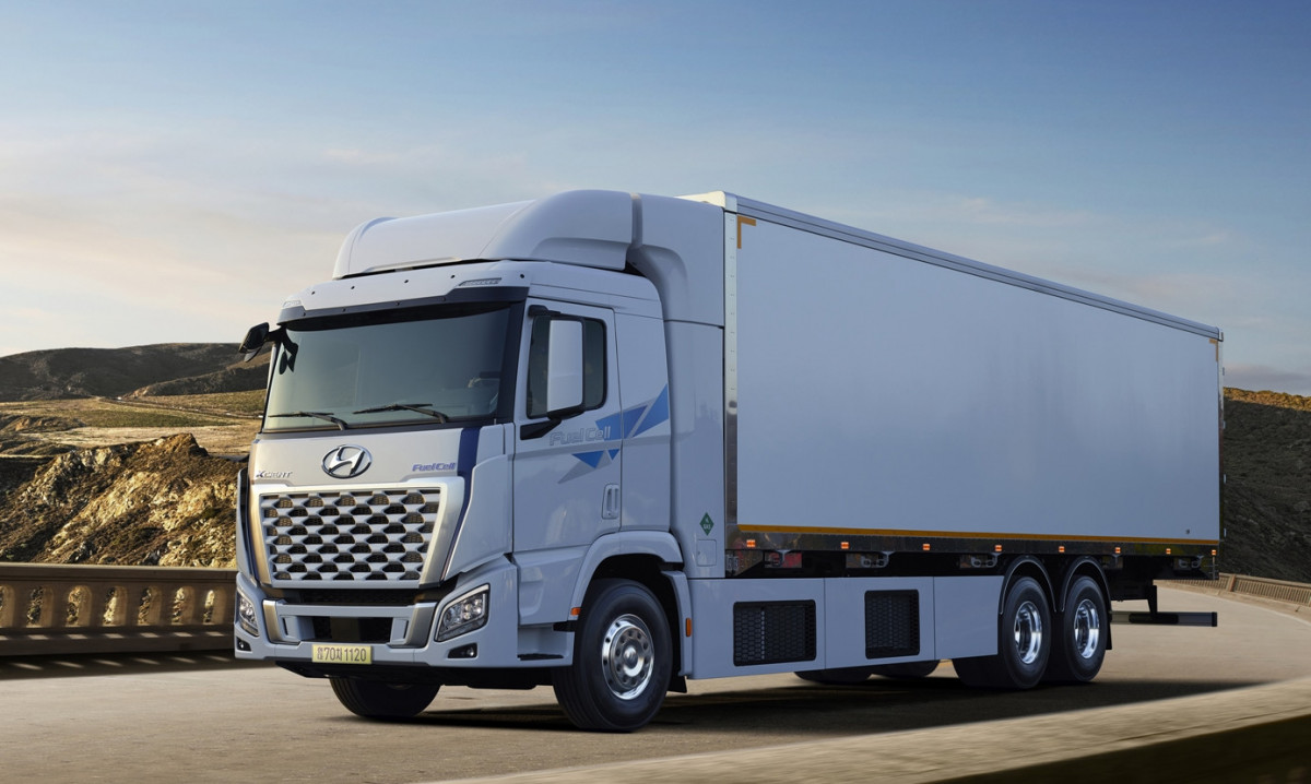 ▲유럽에 먼저 선보였던 현대차 수소전기트럭. 2022년 12월부터 국내 판매를 시작한다. (사진제공=현대차)