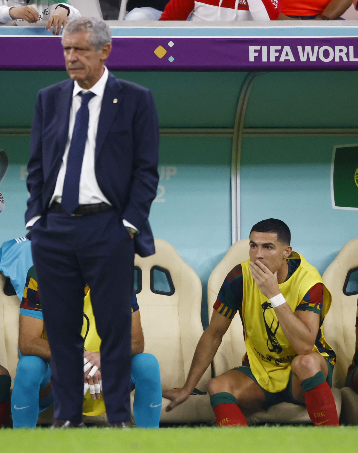 ▲페르난두 산투스 포르투갈 대표팀 감독(왼쪽)과 크리스티아누 호날두(로이터 연합뉴스)